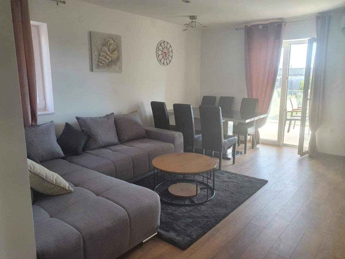 Muring Apartments Tribalj Eksteriør bilde