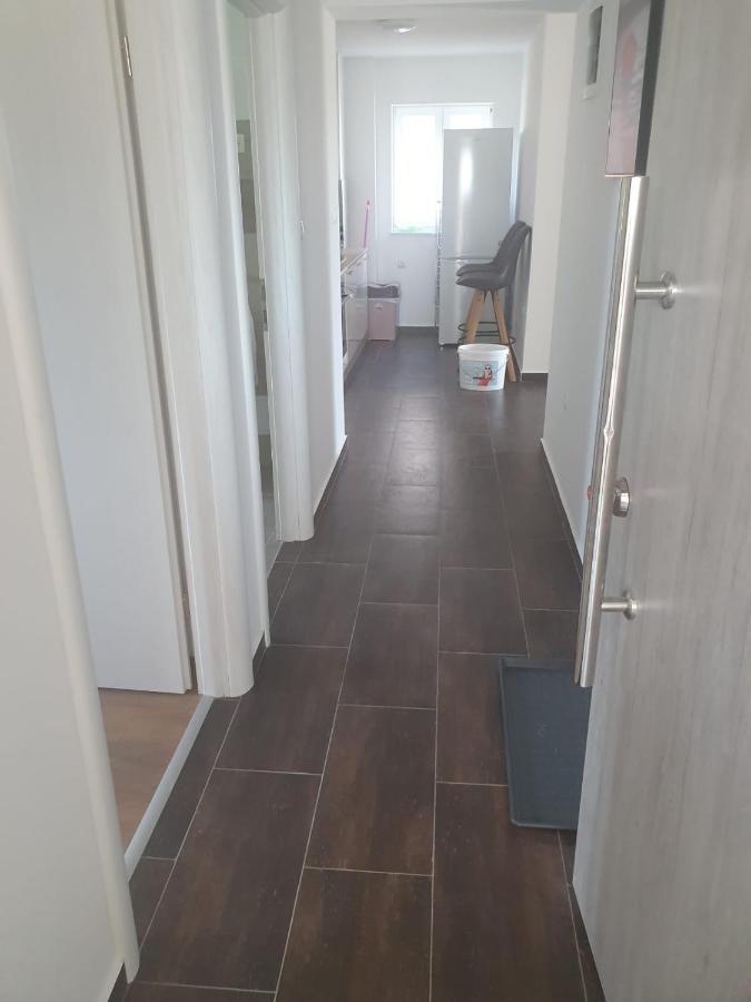 Muring Apartments Tribalj Eksteriør bilde